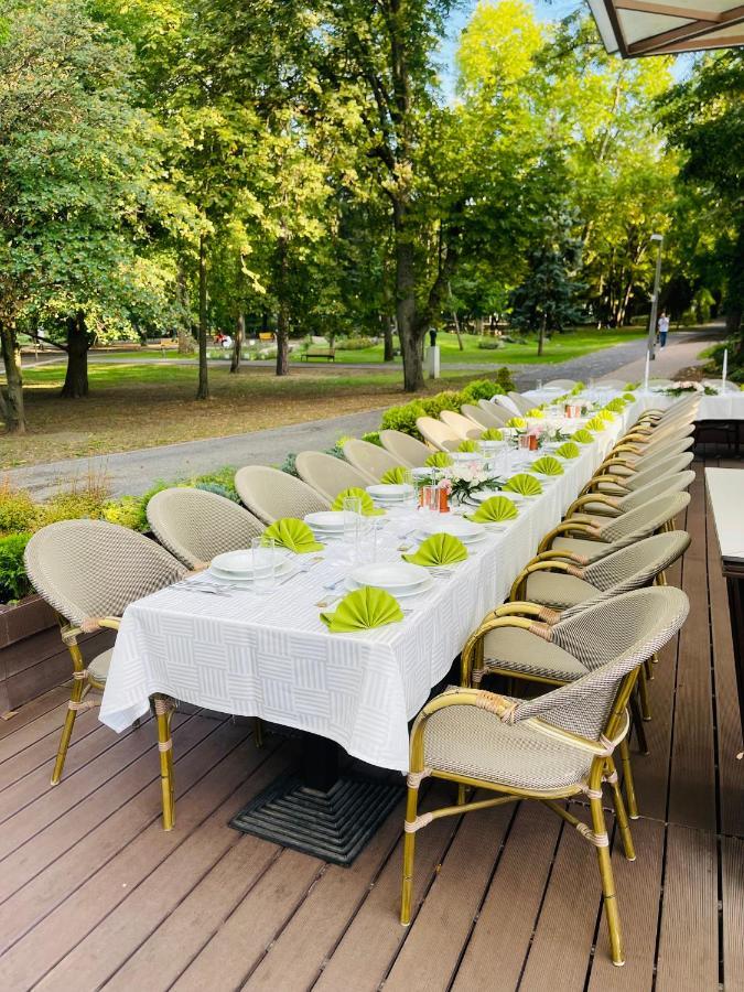 Villa Hotel Debrecen Ngoại thất bức ảnh