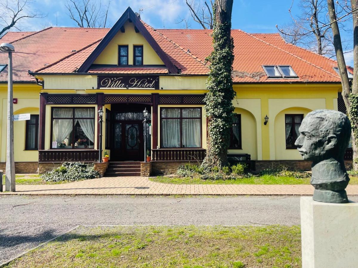 Villa Hotel Debrecen Ngoại thất bức ảnh
