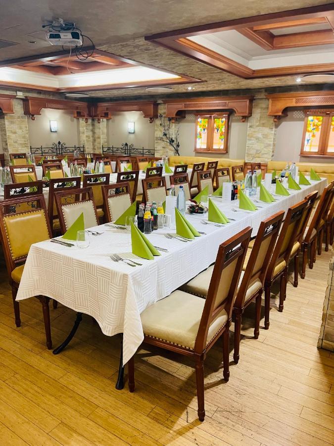 Villa Hotel Debrecen Ngoại thất bức ảnh