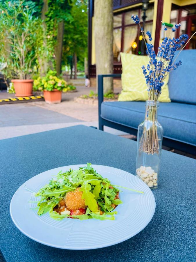 Villa Hotel Debrecen Ngoại thất bức ảnh