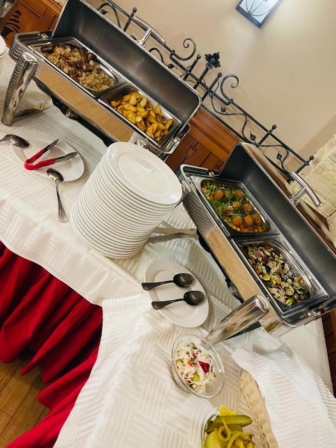 Villa Hotel Debrecen Ngoại thất bức ảnh