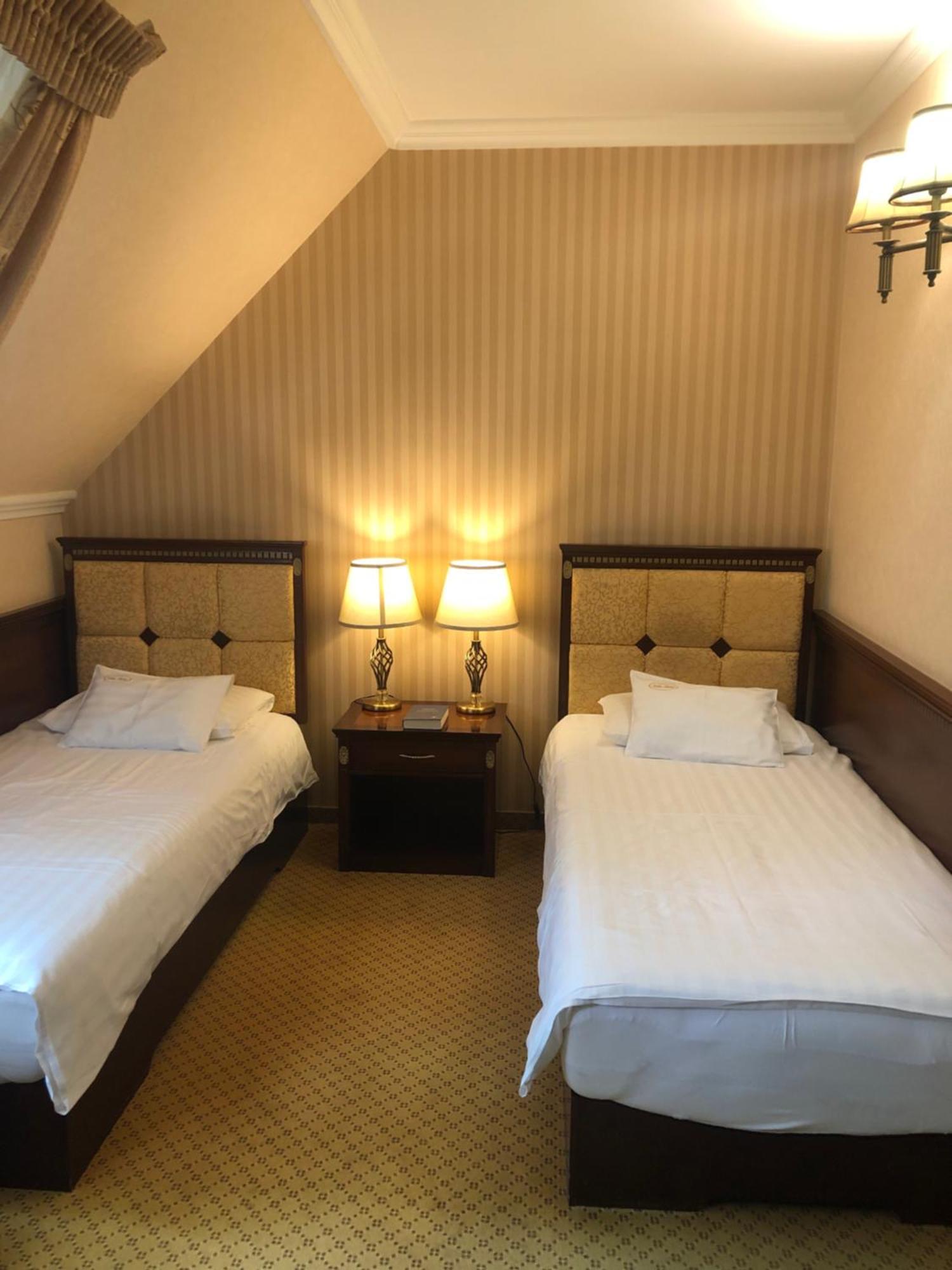 Villa Hotel Debrecen Ngoại thất bức ảnh