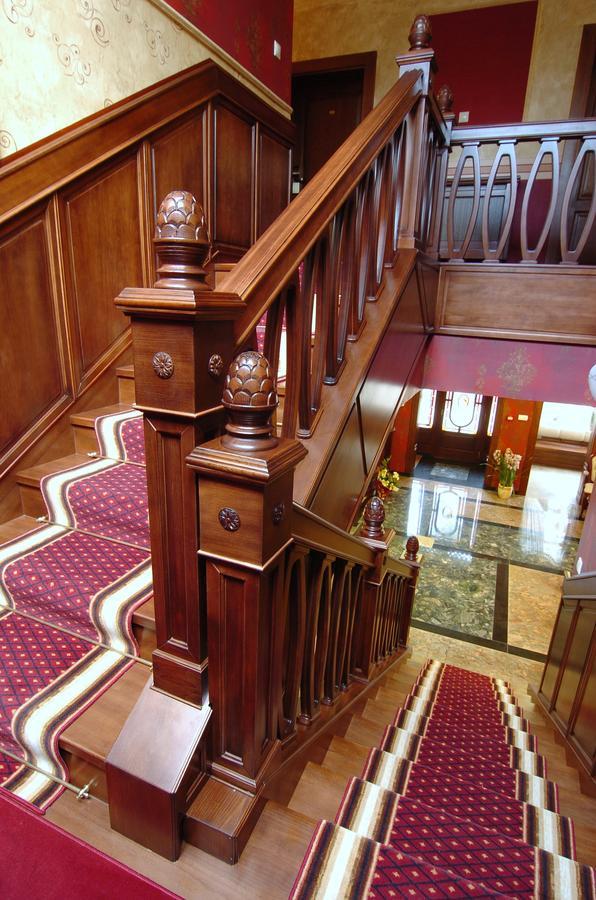 Villa Hotel Debrecen Ngoại thất bức ảnh