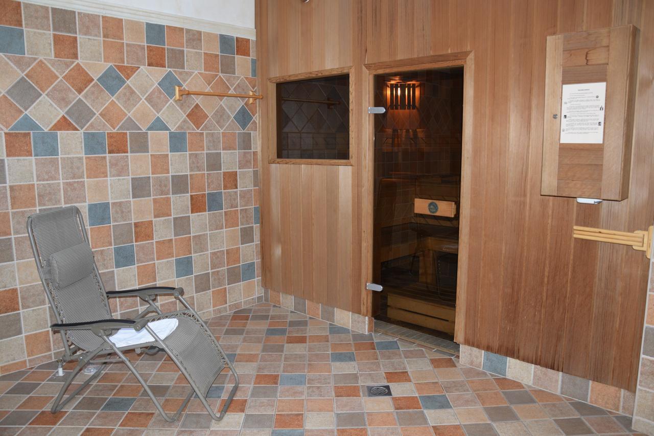 Villa Hotel Debrecen Ngoại thất bức ảnh